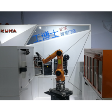 智慧奶茶机器人 亮相展会图3