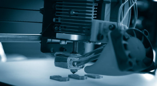 为减轻患者病痛，3D打印人工关节